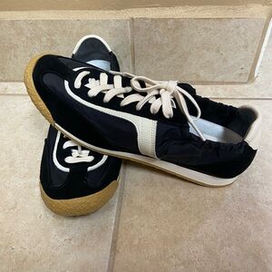 Dolce Vita Black and Cream Sneakers size 8.